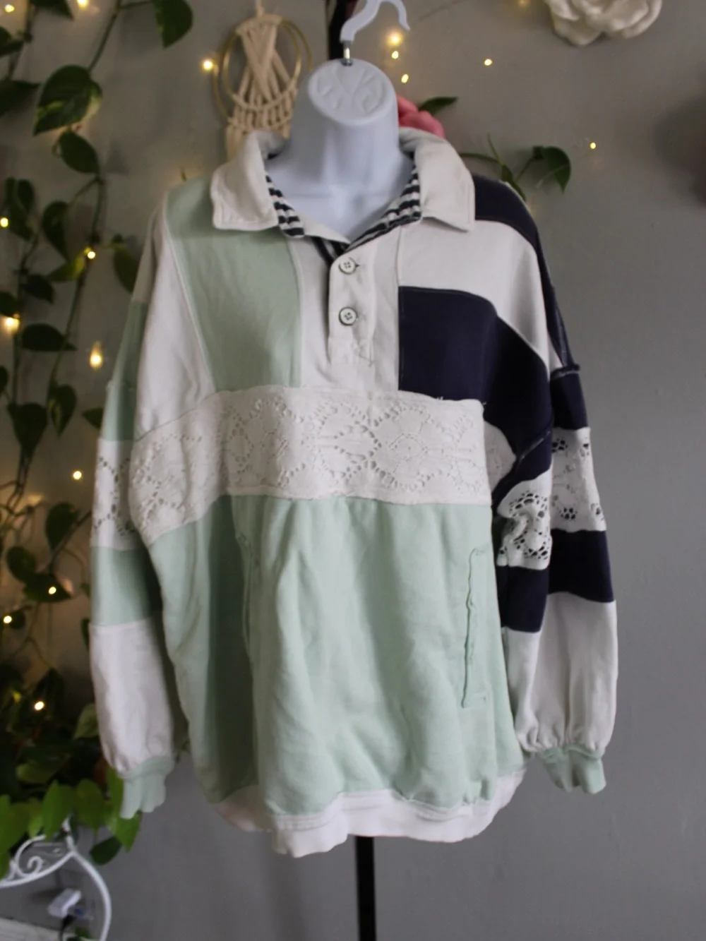 Free People We The Free Colorblock Crochet Lace Oversized Sweatshirt Tunic XS - Picture 3 of 14